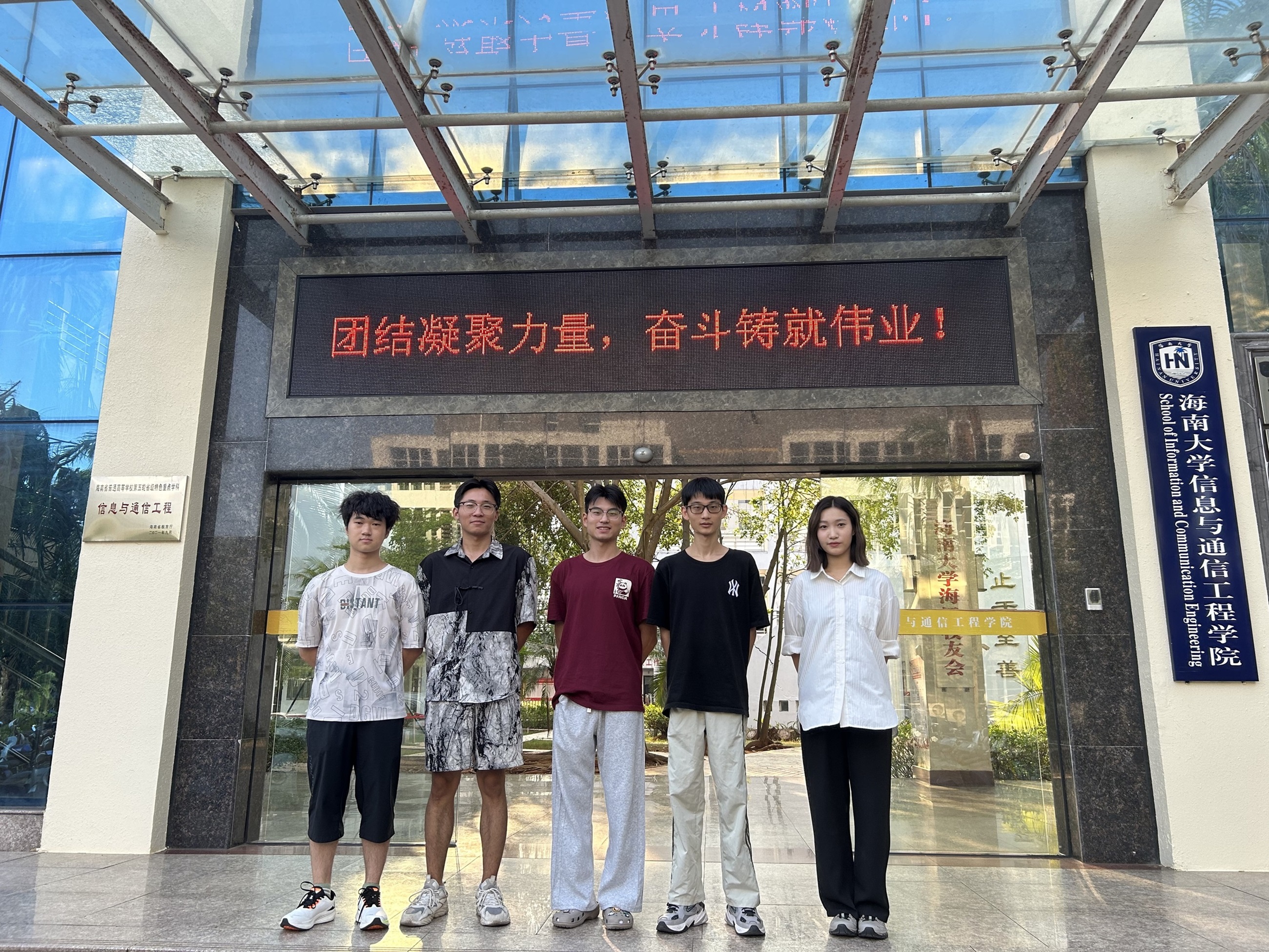 6ce4c7d38e29f0ea086dd474d675c59a.jpg